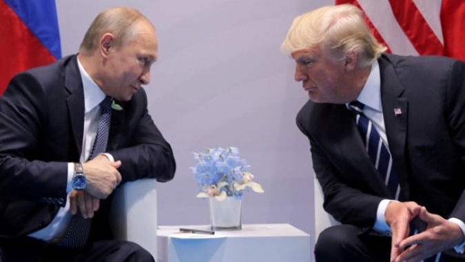 Ameaça de Trump de taxar petróleo russo não assusta comerciantes, que suspeitam de blefe
