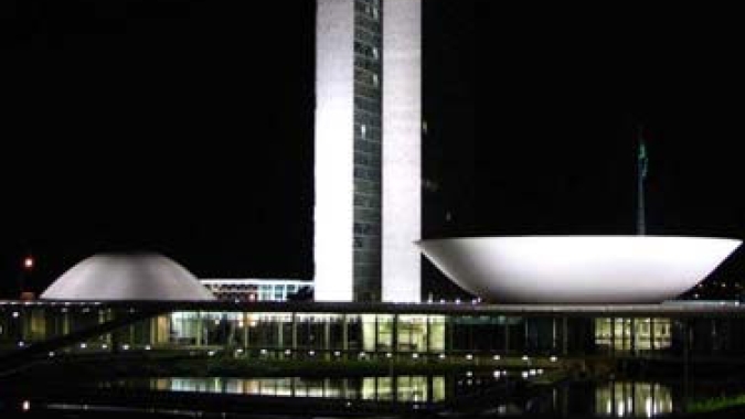 Com incertezas em tramitação da PEC, equipe tenta emplacar maior prazo para Bolsa Família fora do teto