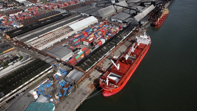 Porto de Santos planeja atrair navios maiores para commodities aprofundando calado