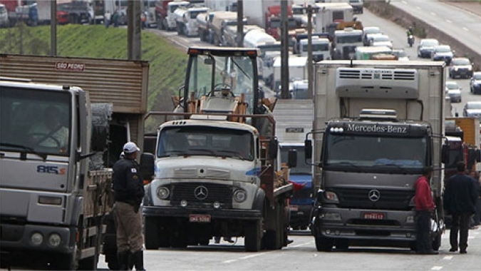 Demanda por transporte rodoviário de cargas no Brasil tem melhor nível desde março