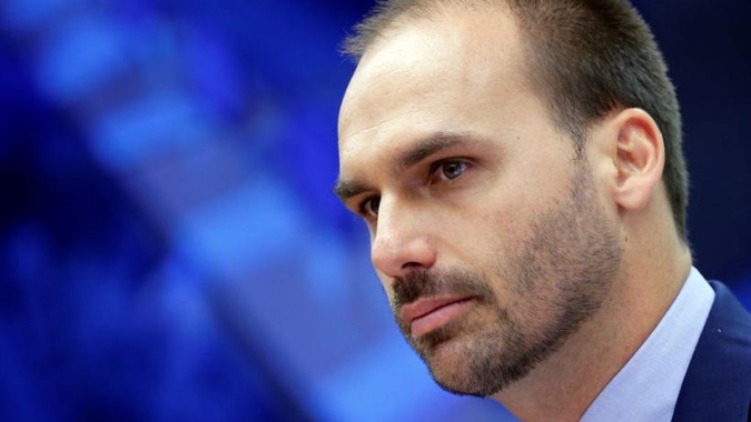 Turma do STF forma maioria para tornar Eduardo Bolsonaro réu por buscar interferência de Trump em processo do pai