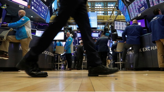 Dow Jones e S&P 500 fecham em queda com foco em balanços