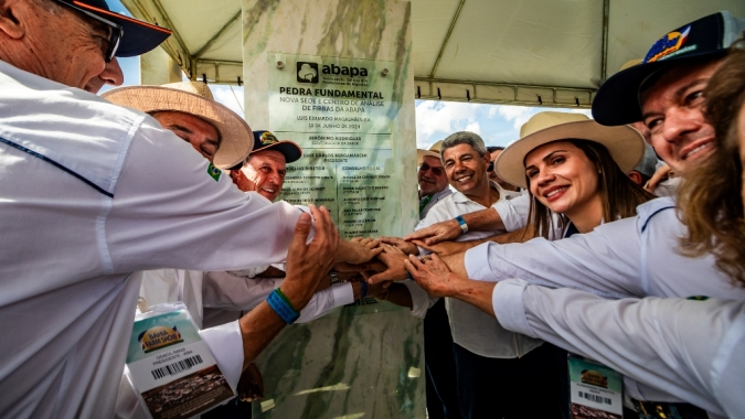 Com presença do governador, Abapa lança pedra fundamental da nova sede e laboratório na Bahia Farm Show 2024