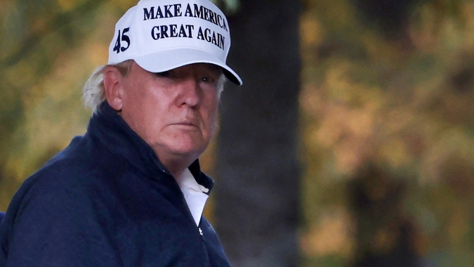 Defesa de Trump pedirá absolvição por incitamento a ataque ao Capitólio