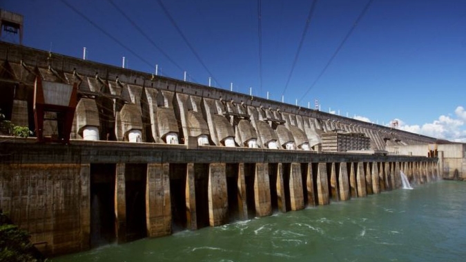 Tarifa de serviços de energia de Itaipu terá 1ª redução após 13 anos, diz governo