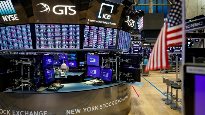 Wall St tem forte alta pelo 2º dia; Amazon e Apple saltam no pós-mercado