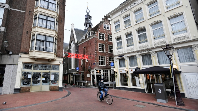 Covid leva taxa de mortes na Holanda para maior patamar desde Segunda Guerra