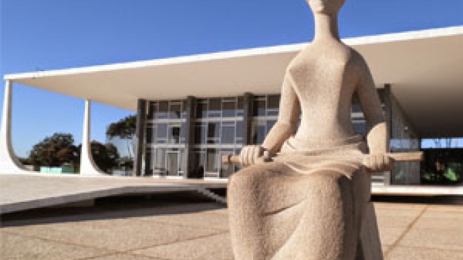 Procurador-geral afirma que decisão de Alexandre de Moraes é inconstitucional e viola a liberdade