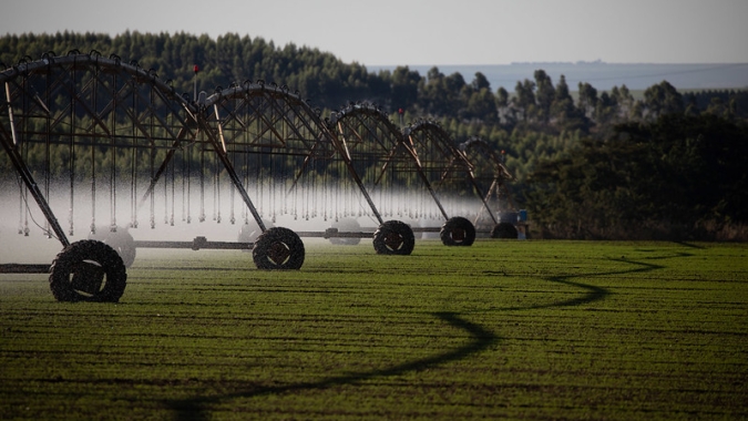 Uso da água no campo exige autorização; veja o que fazer para ficar em dia com a Lei