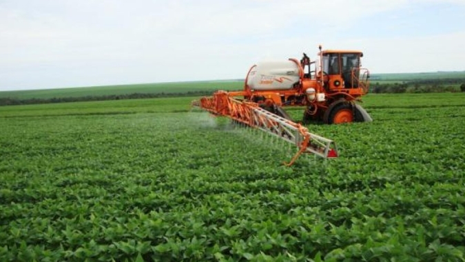 Sindiveg vê falta de insumos para defensivos agrícolas e risco para oferta no Brasil