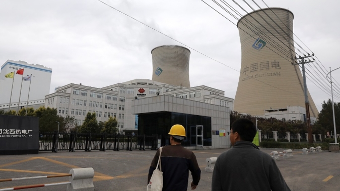 China tenta sanar crise energética vendo preço do carvão subir e inverno chegar