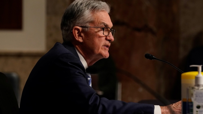 Ações caem após Powell dizer que crescimento parece desacelerar; Nvidia despenca