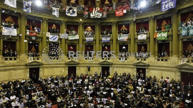 Parlamentares argentinos rejeitam Orçamento e impõem a governo revés em negociações com FMI