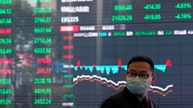 Ibovespa cai 2% com Fed e guerra na Ucrânia
