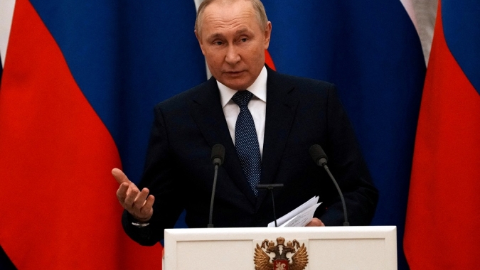 Putin sugere que Rússia poderia parar de fornecer gás aos mercados europeus agora