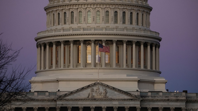 Presidente da Câmara dos Deputados dos EUA pede inquérito formal por impeachment de Biden
