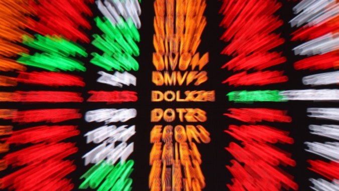 Ibovespa recua com China e BCs em foco, mas fecha longe das mínimas