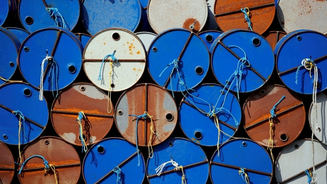Preços do petróleo caem após fonte paquistanesa dizer que EUA e Irã estão próximos de acordo de paz