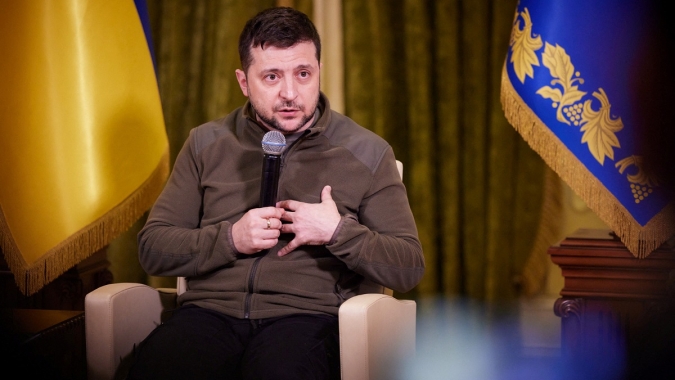 Zelenskiy diz à Europa: seja mais rápida com a ajuda militar ou enfrente uma longa guerra