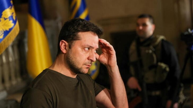 Zelenskiy nega ataque a Moscou e promete iniciar contra-ofensiva