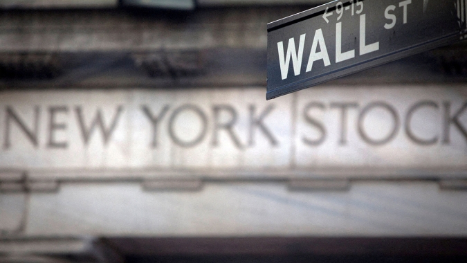 Wall Street fecha com índices mistos à espera de dados de inflação