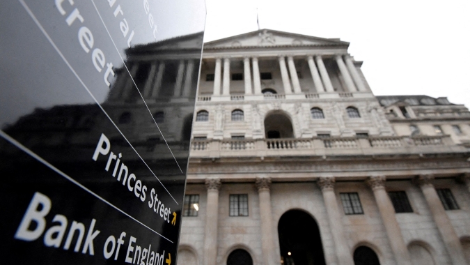 BC britânico fará compras ilimitadas de títulos para estabilizar mercado