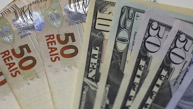 Brasil tem fluxo cambial positivo de US$2,550 bi em outubro até dia 11, diz BC