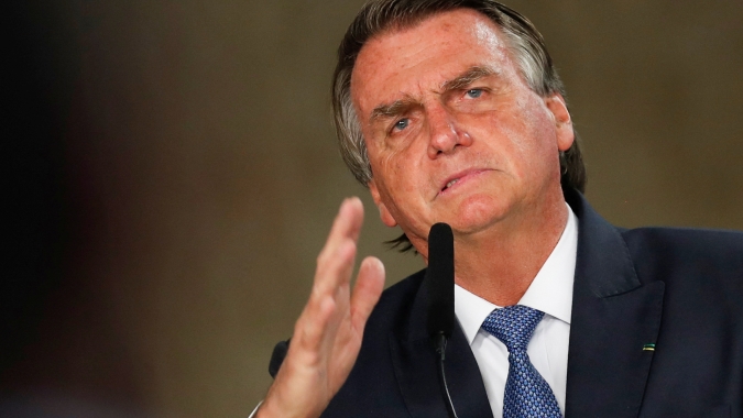 Reuters: Bolsonaro diz que Caixa terá programa de perdão de até 90% das dívidas das famílias