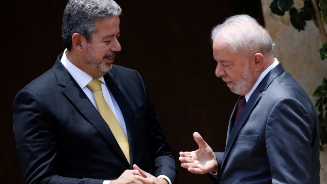 Reuters: Em encontro com Lira, Lula diz que prefere PEC para resolver questão do Orçamento, diz líder do PT