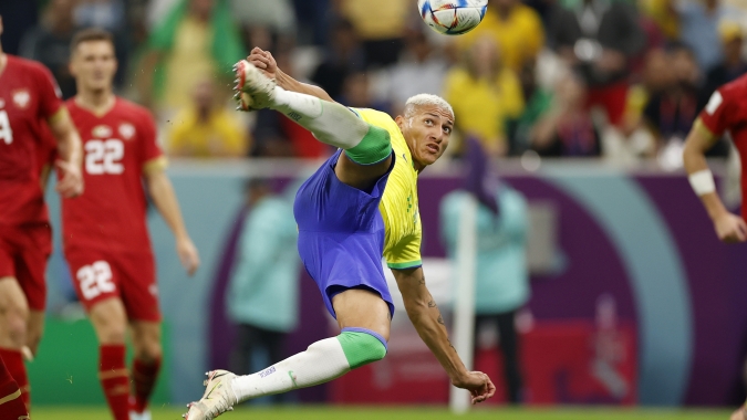 Brasil vence a Sérvia por 2 x 0 em estreia na Copa do Mundo com golaço de Richarlison