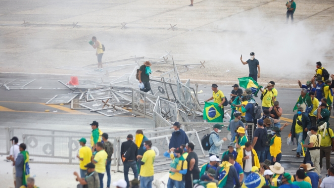 Reuters: Após invasão do Planalto, Congresso e STF, PT pede ao PGR intervenção na segurança pública do DF
