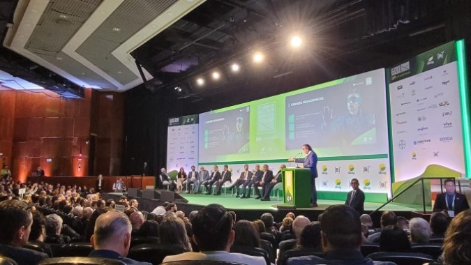 Mirando a COP 30, presidente da Aprosoja Brasil diz que países devem se inspirar nas boas práticas do agro brasileiro