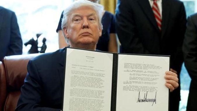 Trump assinará decreto dobrando tarifas sobre aço e alumínio, diz Casa Branca