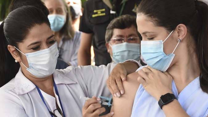 Governo Bolsonaro entrega 50 milhões de doses de vacinas anticovid aos Estados