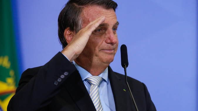 Bolsonaro diz que fará o que o povo quiser e ressalta ser o chefe das Forças Armadas