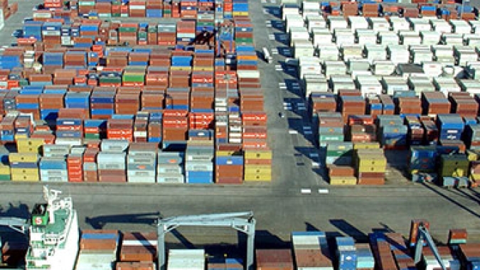 Exportações e importações da China encolhem em outubro por demanda mais fraca