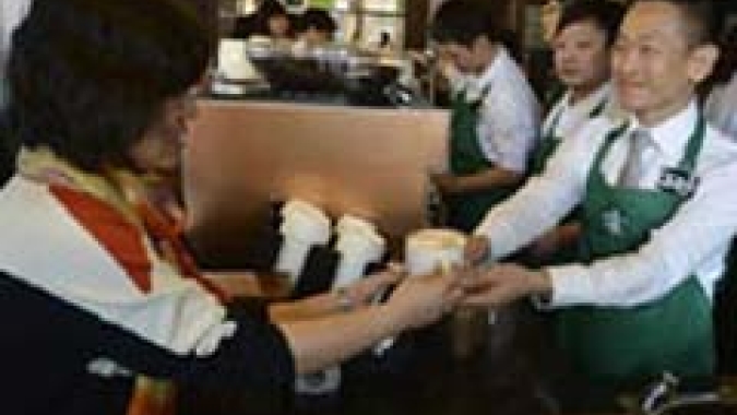 Café: Starbucks diz que deve ser afetada por coronavírus após fechar lojas na China