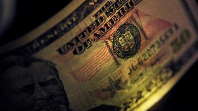 Dólar avança ante real em meio a incerteza política nos EUA após debate presidencial