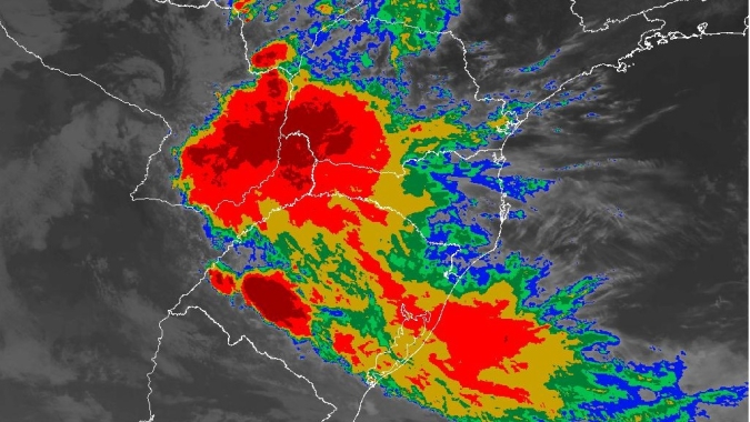 Frente fria ganha força e bons volumes são previstos para RS, MS e parte do Paraná