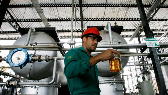 Desabastecimento de diesel: Setor de biodiesel está pronto para B12 agora e B14 ao longo de 2022