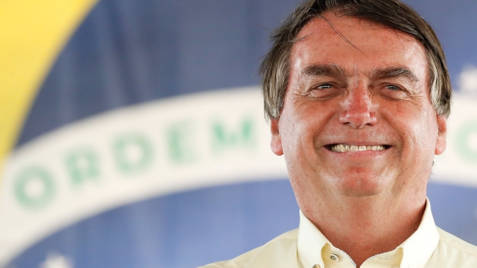 Bolsonaro tem alta e deixa hospital após cirurgia de remoção de cálculo na bexiga