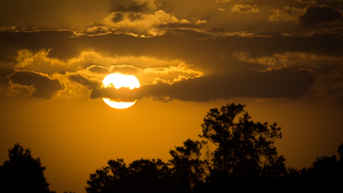 Temperaturas voltam a subir, derruba a umidade do ar e Inmet tem alerta amarelo na região Central