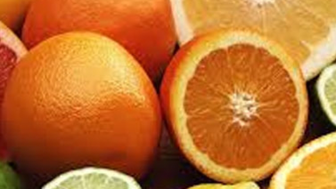 Brasil deve liderar aumento da produção global de suco de laranja e responder por 70% das exportações