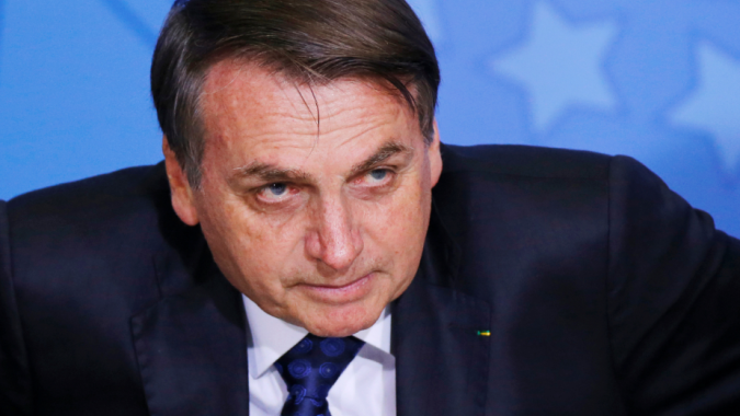 Bolsonaro procura Petrobras para falar sobre impacto nos combustíveis de ataque dos EUA