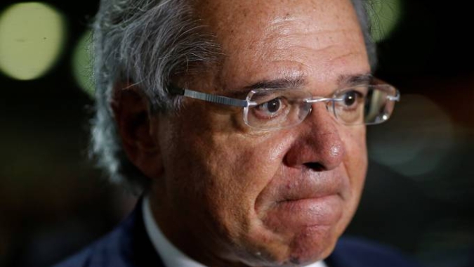 Desemprego cairá a 8% antes do final do ano, diz Guedes