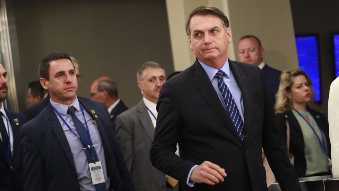 Bolsonaro afirma que Renda Brasil não será mais criado; e se reune com Guedes