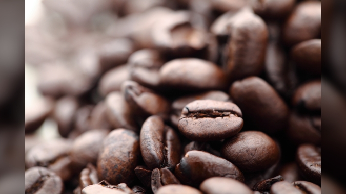Café tem dia de ajuste, de poucos negócios e mantém foco nas chuvas do Brasil