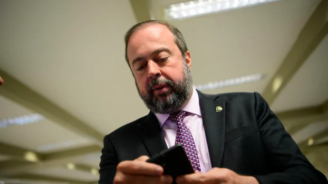 “Brasil está à disposição para ajudar América Latina em políticas públicas de biocombustíveis”, destaca ministro Alexandre Silveira