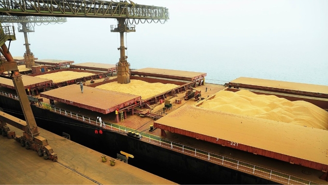 Porto de Paranaguá eleva movimentação de cargas por ferrovia