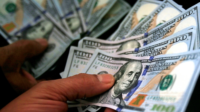 Dólar tem leve alta antes de dados dos EUA e decisões de política monetária